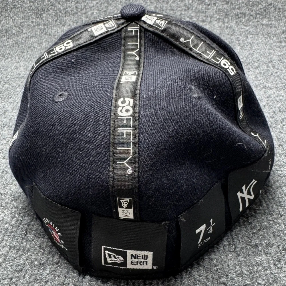 New York Yankees New Era 59FIFTY Fitted Hat Mens 7 1/4‎ Navy Blue Gray Flat Brim